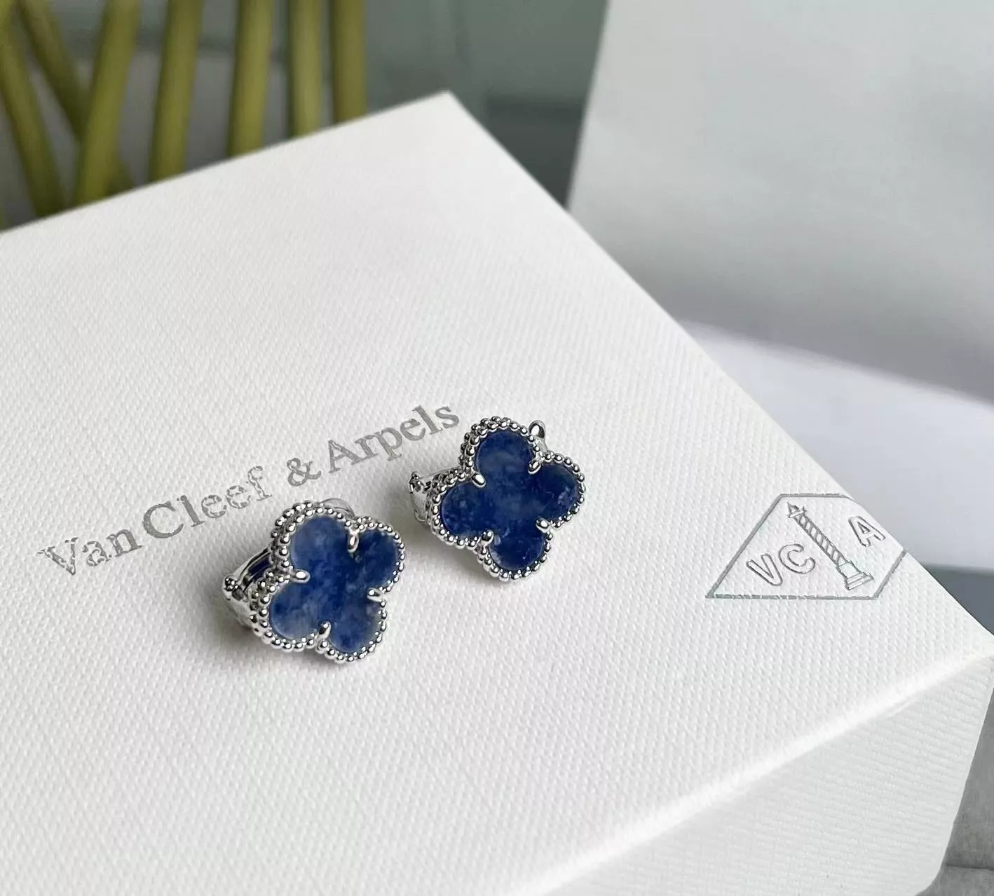 van cleef  arpels boucles doreilles pour femme s_12b12111